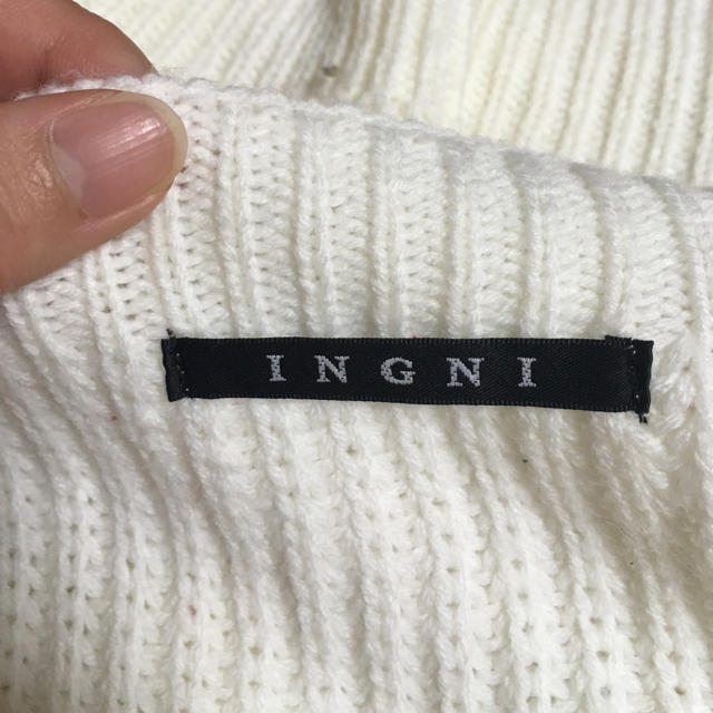 INGNI(イング)のオフショルニット  レディースのトップス(ニット/セーター)の商品写真