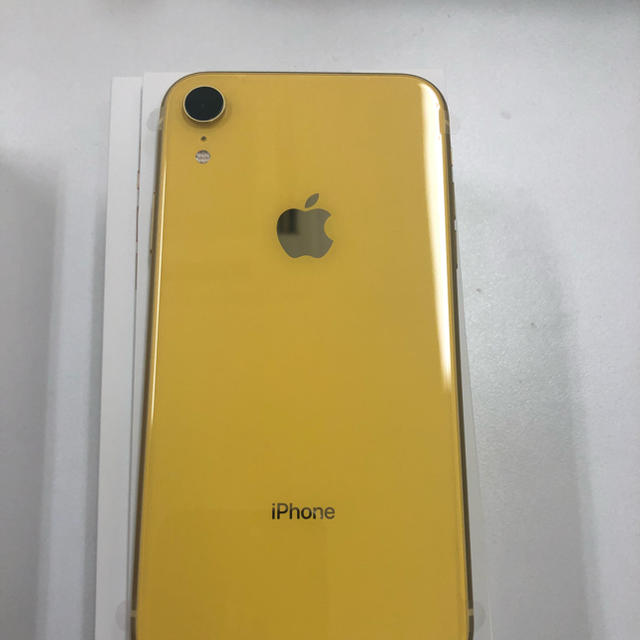 Apple(アップル)のiPhone XR 64GB イエロー スマホ/家電/カメラのスマートフォン/携帯電話(スマートフォン本体)の商品写真