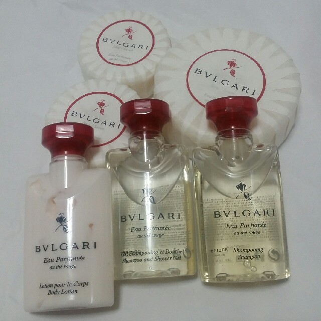 BVLGARI(ブルガリ)のBVLGARI　アメニティ　新品未使用　シャンプー　ボディーローション コスメ/美容のキット/セット(サンプル/トライアルキット)の商品写真