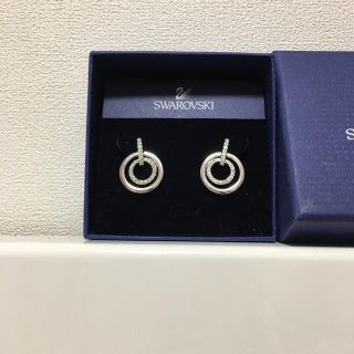 スワロフスキー ピアス
