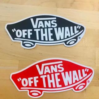 ヴァンズ(VANS)のVANS STICKER バンズ ステッカー 赤＆黒 2枚セット(ステッカー)