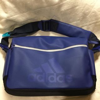 アディダス(adidas)のadidas（アディダス）ショルダーバッグ（DUD42）(ショルダーバッグ)