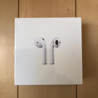 アップル(Apple)の【送料無料・新品未開封】apple airpods(ヘッドフォン/イヤフォン)