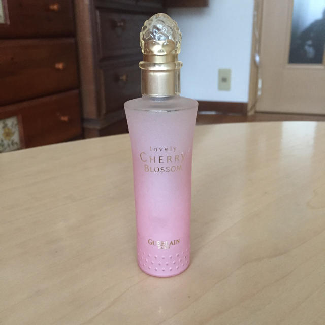 GUERLAIN - 香水 ゲラン lovely cherry blossom トワレの通販 by プロフご覧ください｜ゲランならラクマ