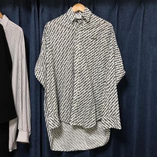 バレンシアガ(Balenciaga)のvetementsモノグラムシャツ(シャツ)