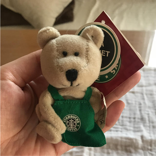 Starbucks Coffee(スターバックスコーヒー)のスターバックスコーヒーの小さなクマ2匹！ エンタメ/ホビーのおもちゃ/ぬいぐるみ(ぬいぐるみ)の商品写真