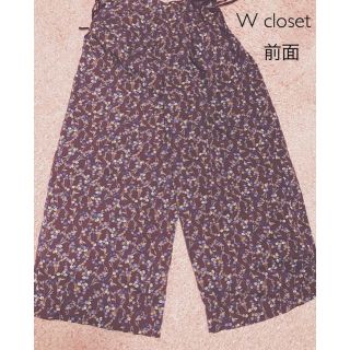 ダブルクローゼット(w closet)の《W closet》花柄ガウチョパンツ ワイドパンツ【送料込】(カジュアルパンツ)