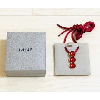 バカラ(Baccarat)のLalique ラリック ネックレス クリスタル レッド (ネックレス)