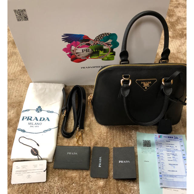 PRADA サフィアーノ ショルダーバッグ