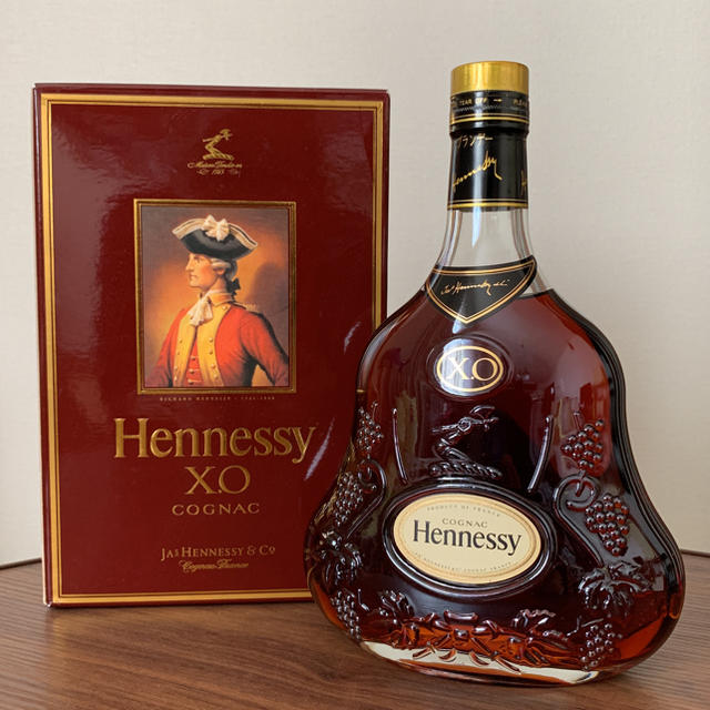 HENNESSY ヘネシー XO 金キャップ クリアボトル  食品/飲料/酒の酒(ブランデー)の商品写真