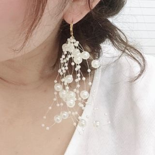 パールシャワー ピアス/イヤリング(ピアス)