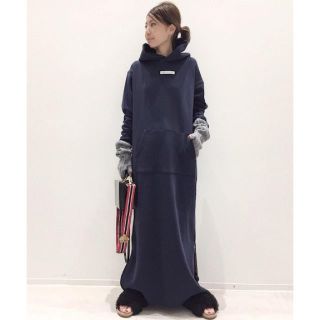 アパルトモンドゥーズィエムクラス(L'Appartement DEUXIEME CLASSE)のAMERICANA Side Zip Sweat ワンピース☆ネイビー(ロングワンピース/マキシワンピース)