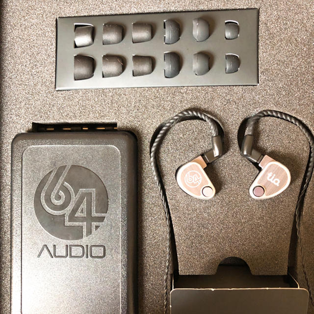 64audio U12t イヤホン U12 最終値下げの通販 by ちび's shop 64audio U12t イヤホン U12 最終値下げの通販 by ちび's shop