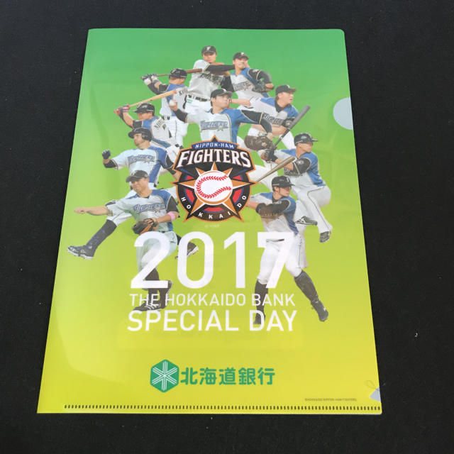 北海道日本ハムファイターズ(ホッカイドウニホンハムファイターズ)の北海道日本ハムファイターズ 北海道銀行 クリアファイル2017 大谷、大田、中田 エンタメ/ホビーのタレントグッズ(スポーツ選手)の商品写真