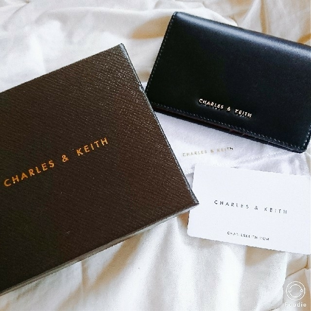 Charles and Keith(チャールズアンドキース)の専用です☆ CHARLES & KEITH 折り財布 シンプル☆ レディースのファッション小物(財布)の商品写真