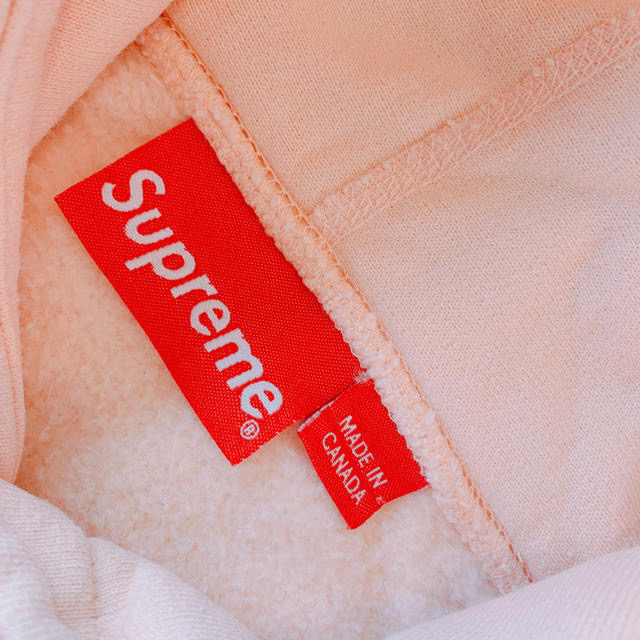 Supreme(シュプリーム)のsupreme ボックスパーカー ピンク メンズのトップス(パーカー)の商品写真