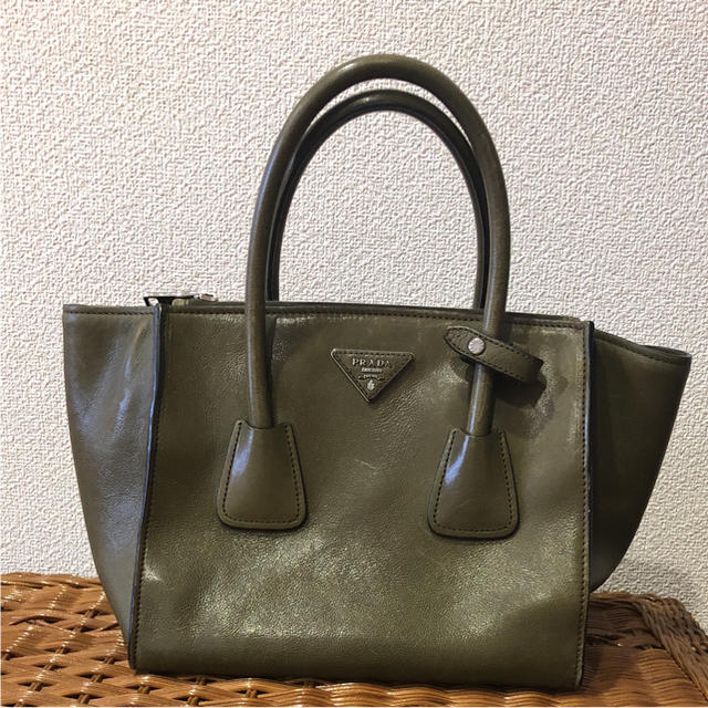 プラダ PRADA 1BG384 レディース ハンドバッグ グレー /ゴールド金具 ソフトカーフ