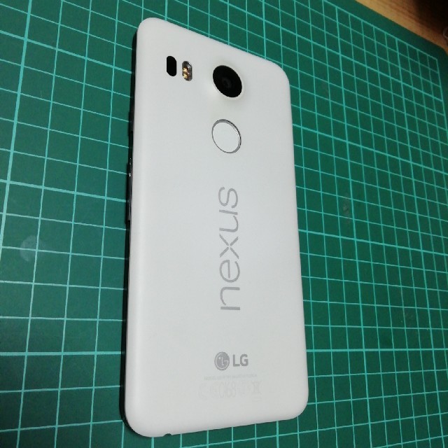 LG Electronics(エルジーエレクトロニクス)のNexus5X スマホ/家電/カメラのスマートフォン/携帯電話(スマートフォン本体)の商品写真