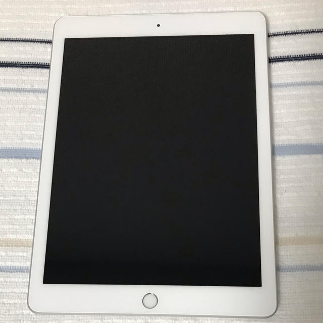 iPad - iPad 第6世代 Wi-Fiモデル 32GB シルバーの通販 by かなめ's