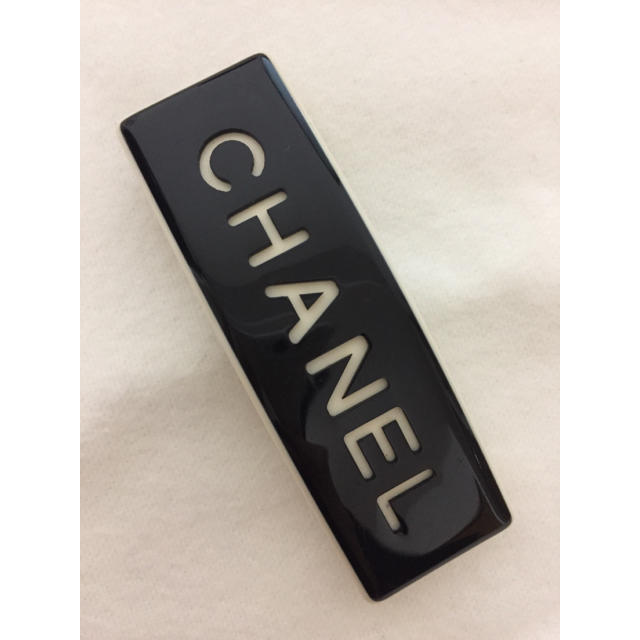 CHANEL(シャネル)のCHANEL バレッタ レディースのヘアアクセサリー(バレッタ/ヘアクリップ)の商品写真