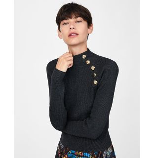 ザラ(ZARA)のZARA　ボタン付きリブ編みセーター(ニット/セーター)