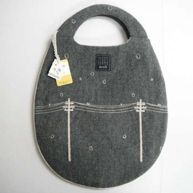 mina perhonen(ミナペルホネン)の未使用●ミナペルホネン 雪の日 エッグバッグ レディースのバッグ(ハンドバッグ)の商品写真