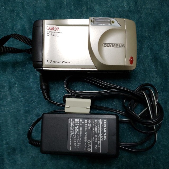 OLYMPUS(オリンパス)のOLYMPUS C-840L ジャンク スマホ/家電/カメラのカメラ(コンパクトデジタルカメラ)の商品写真