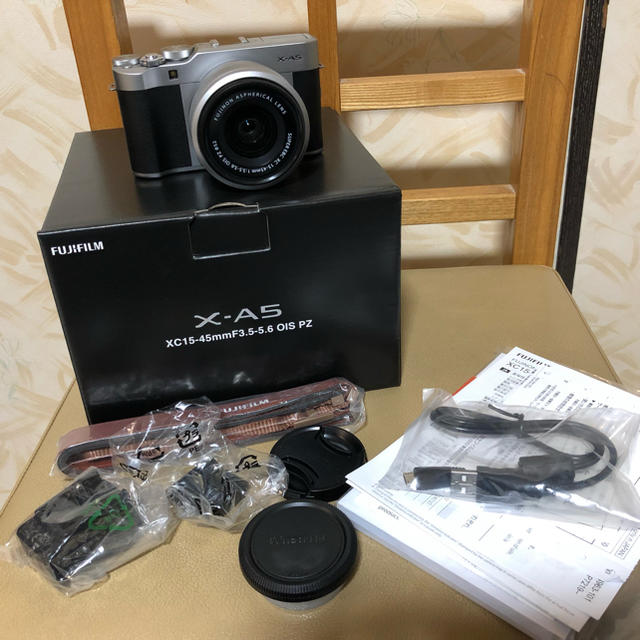 専用出品 FUJIFILM X-A5 レンズキット 絶賛 スマホ/家電/カメラ | bca