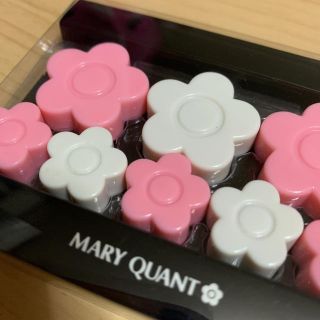 マリークワント(MARY QUANT)の【未開封/非売品】デイジー マグネット 磁石 限定品 ピンク ホワイト 花(ノベルティグッズ)