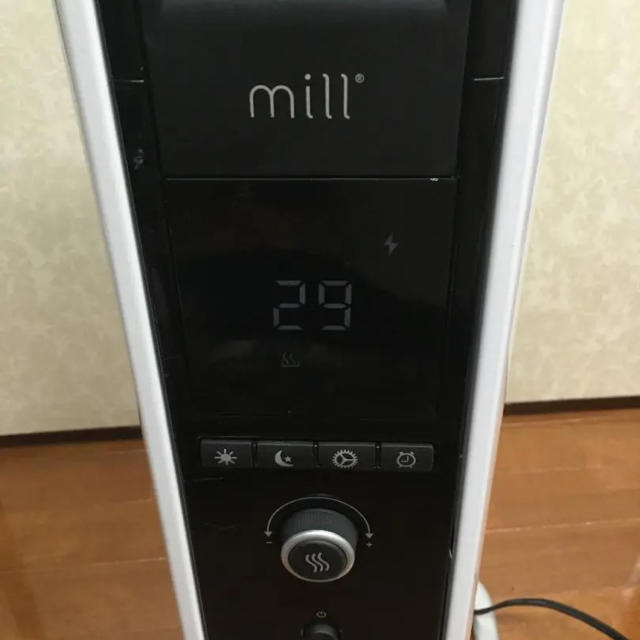 【・美品】オイルヒーター 1000W 2019年購入delonghi