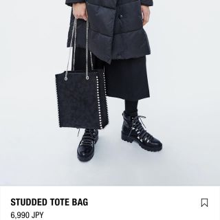 ザラ(ZARA)のZARA スタッズ ショルダー 黒(ショルダーバッグ)