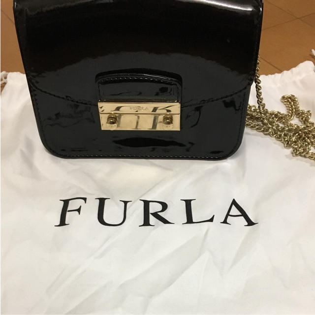 Furla(フルラ)のフルラ  メトロポリス ブラック エナメル レディースのバッグ(ショルダーバッグ)の商品写真