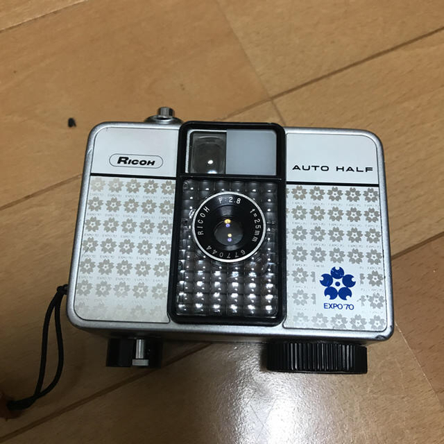 RICOH(リコー)のリコーオートハーフ 大阪万博 スマホ/家電/カメラのカメラ(フィルムカメラ)の商品写真