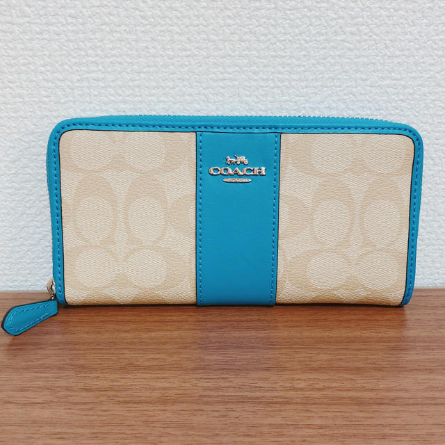 新品☆COACH　シグネチャー　ブルー　青　長財布　正規品 可愛いデザイン