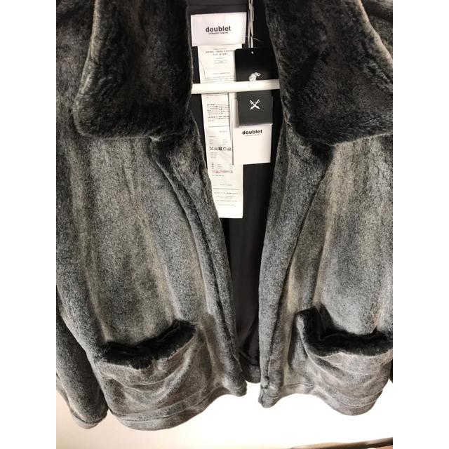 Balenciaga(バレンシアガ)の完全未使用 ANIMAL HAND PAINTED FUR JACKET  レディースのジャケット/アウター(毛皮/ファーコート)の商品写真