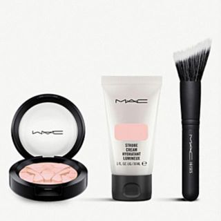 マック(MAC)の「クリスマス限定」MAC シャイニー プリティ シングス グロウ ゲッター(フェイスカラー)