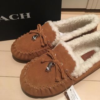 コーチ(COACH)のCOACH 星チャーム付きフラットシューズ(スリッポン/モカシン)