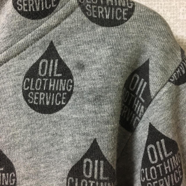 OIL(オイル)のOIL ドロップ総柄ジップパーカー/130㎝ キッズ/ベビー/マタニティのキッズ服男の子用(90cm~)(ジャケット/上着)の商品写真