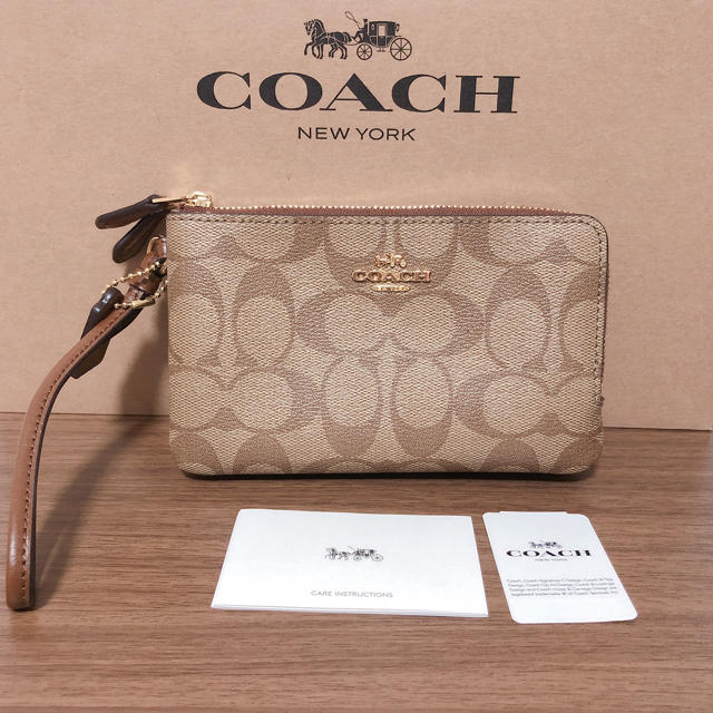 新品☆COACH　ポーチ　パスポートケース　財布　シグネチャー　正規品 ブラウン