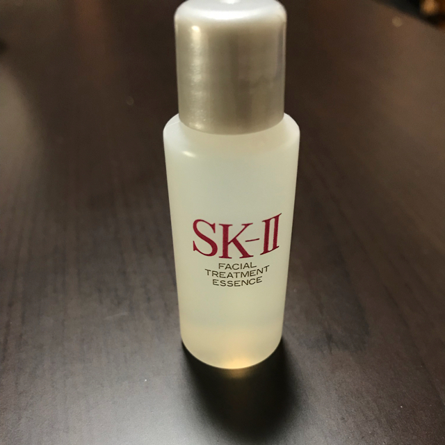 SWAROVSKI(スワロフスキー)のねーさん専用 ノンホールピアス&SK- II 化粧水試供品 レディースのアクセサリー(イヤリング)の商品写真