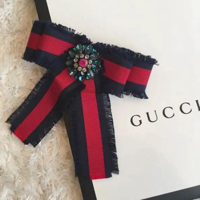 Gucci(グッチ)のgucci グッチ リボンブローチ レディースのアクセサリー(ブローチ/コサージュ)の商品写真