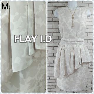 フレイアイディー(FRAY I.D)のM: ペプラムワンピース／フレイアイディー★超美品★ホワイト＆ライトグレー(ひざ丈ワンピース)