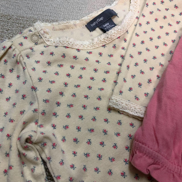 babyGAP(ベビーギャップ)の【もーやん様専用】baby GAP ロンパース 二枚セット 6m-12m 70  キッズ/ベビー/マタニティのベビー服(~85cm)(ロンパース)の商品写真