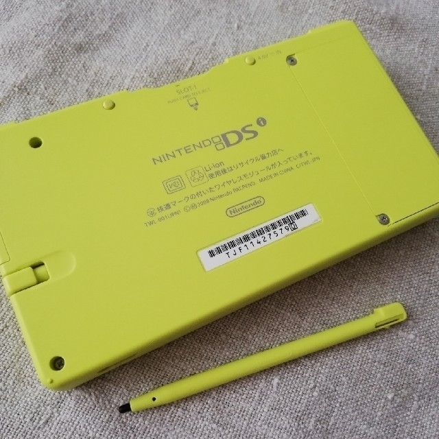 ニンテンドーDS(ニンテンドーDS)の★子沢山まま★様専用　任天堂　DSi　タッチペン　充電器付き　美品 エンタメ/ホビーのゲームソフト/ゲーム機本体(携帯用ゲーム機本体)の商品写真