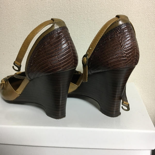 cavacava(サヴァサヴァ)のCAVA CAVA  ウエッジソールシューズ レディースの靴/シューズ(ハイヒール/パンプス)の商品写真