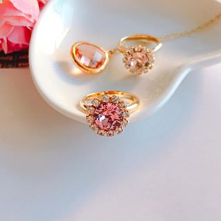 スワロフスキー(SWAROVSKI)の❤︎swarovskiビジューのlovely ring❤︎ アンティークピンク(リング)