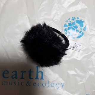 アースミュージックアンドエコロジー(earth music & ecology)の【新品】ファーポニー/earth music&ecology(ヘアゴム/シュシュ)