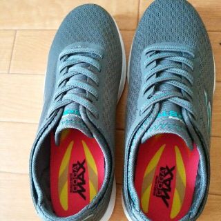 スケッチャーズ(SKECHERS)の新品未使用ｽｹｯﾁｬｰｽﾞレディーススニーカー22、5cm値下げしました。(スニーカー)