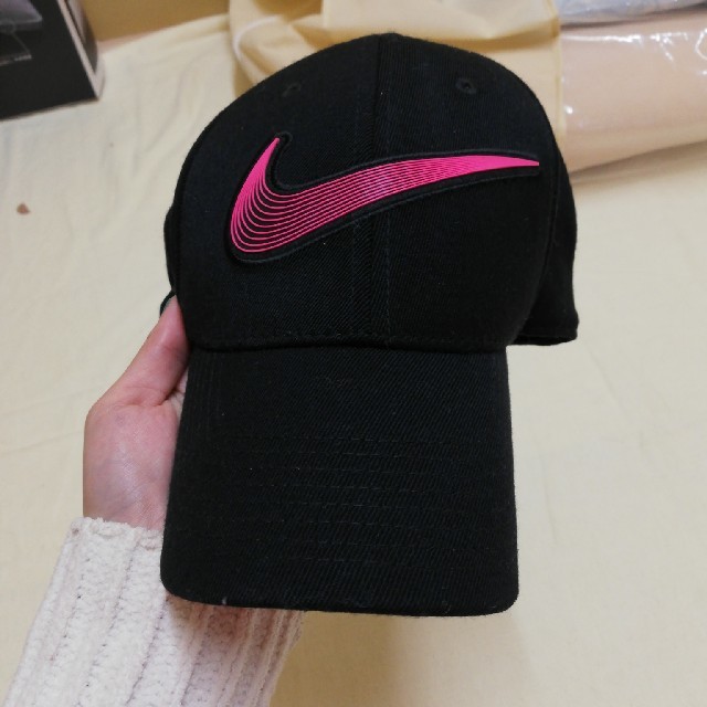 NIKE(ナイキ)のNIKE　キャップ　レディース レディースの帽子(キャップ)の商品写真