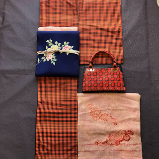 未使用❣️赤の格子柄が素敵な紬着物セットプレゼント付き(着物)